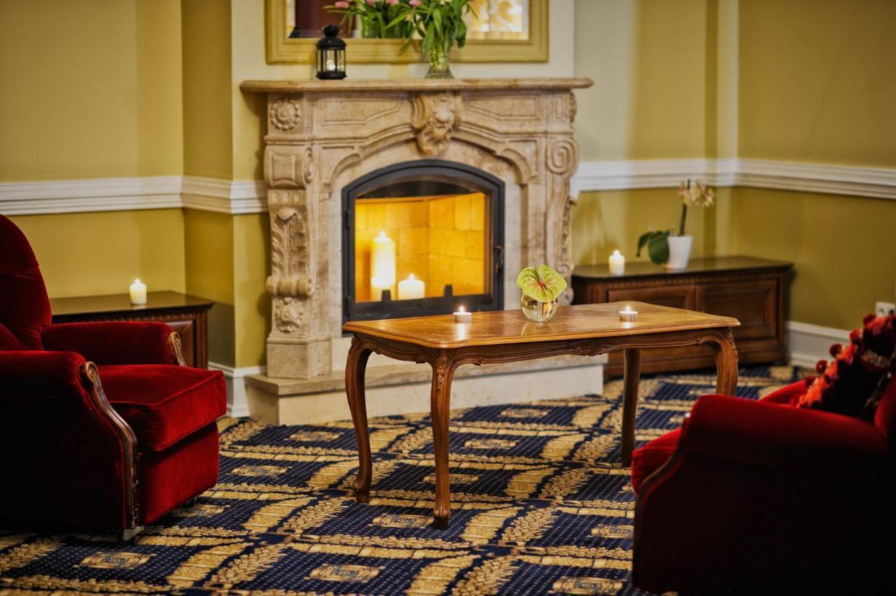 Hotel Bursztynowy Palac Кошалин Экстерьер фото
