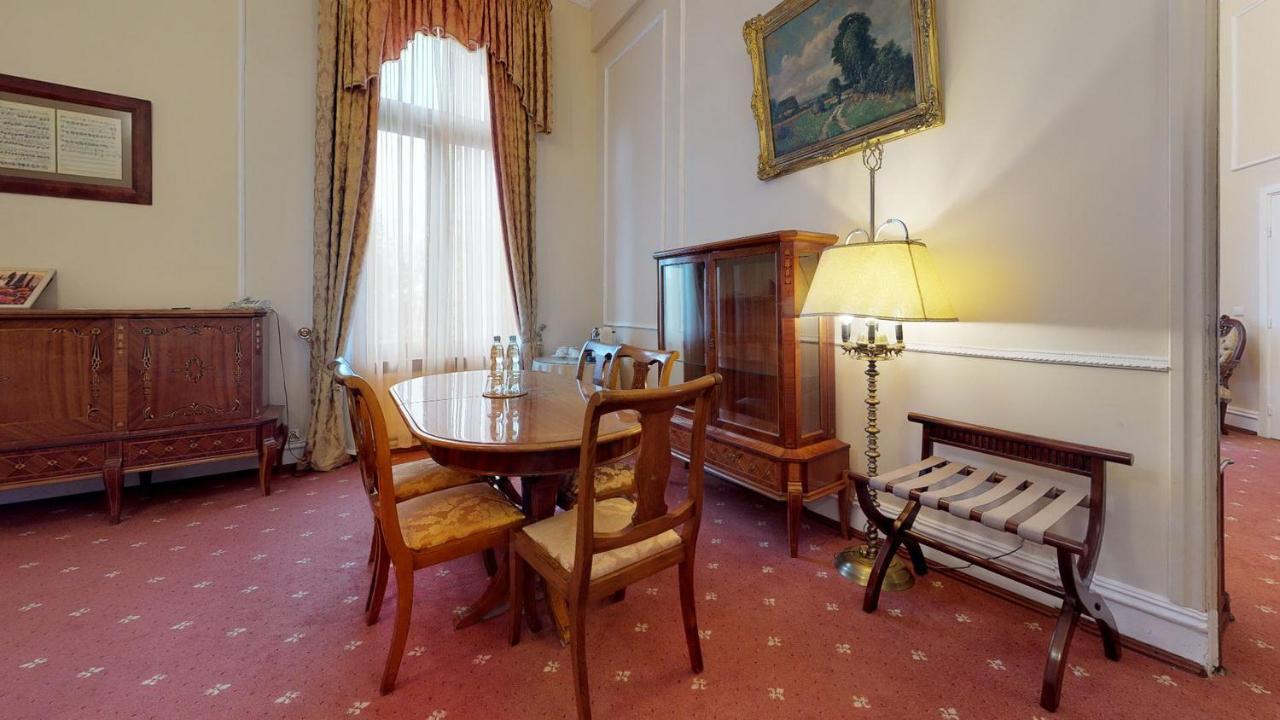 Hotel Bursztynowy Palac Кошалин Экстерьер фото