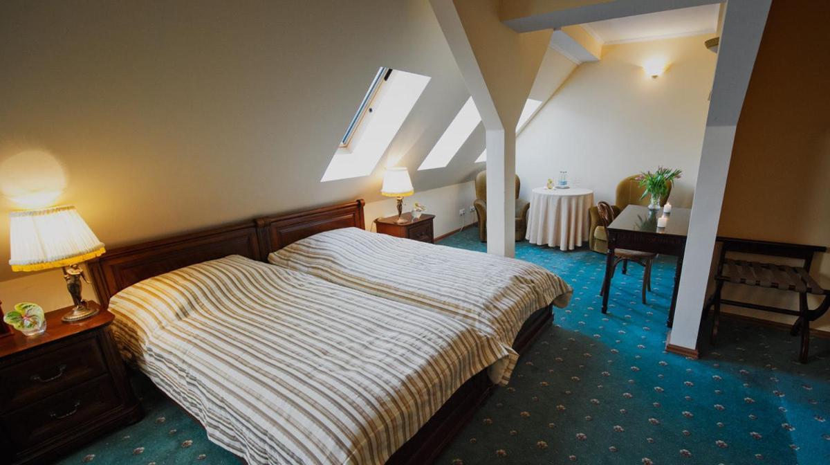 Hotel Bursztynowy Palac Кошалин Экстерьер фото