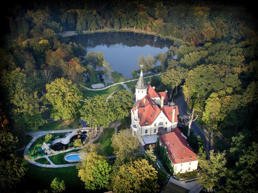 Hotel Bursztynowy Palac Кошалин Экстерьер фото